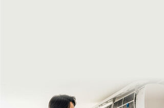 가족의 일상 공기를 꾸준히 책임지는 에어컨 분해 · 조립 세척 전문 브랜드|<img src='/img_up/shop_pds/hangyeolail/img/logo/slide_logo.png' alt='한결에어클린 에어컨청소전문' />